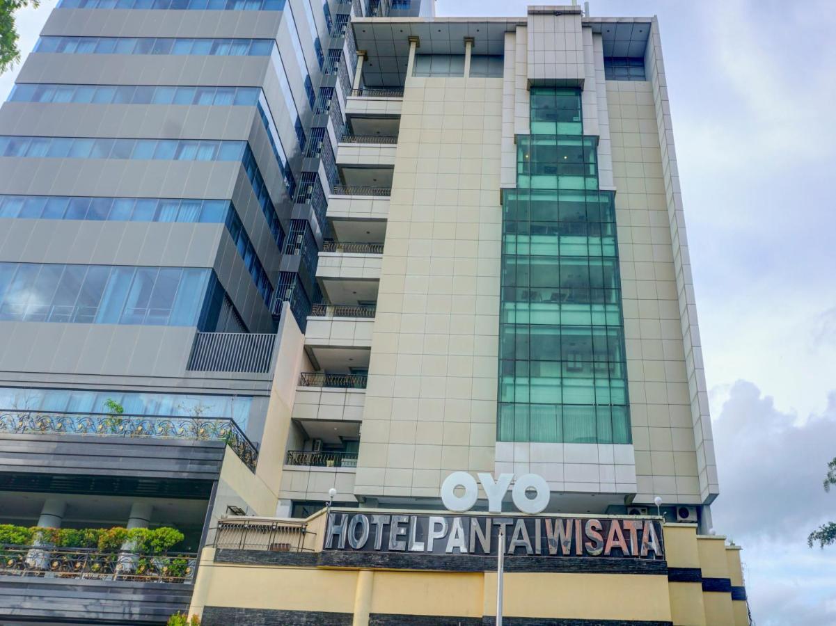 OYO 3967 Hotel Pantai Wisata Makassar Exterior foto