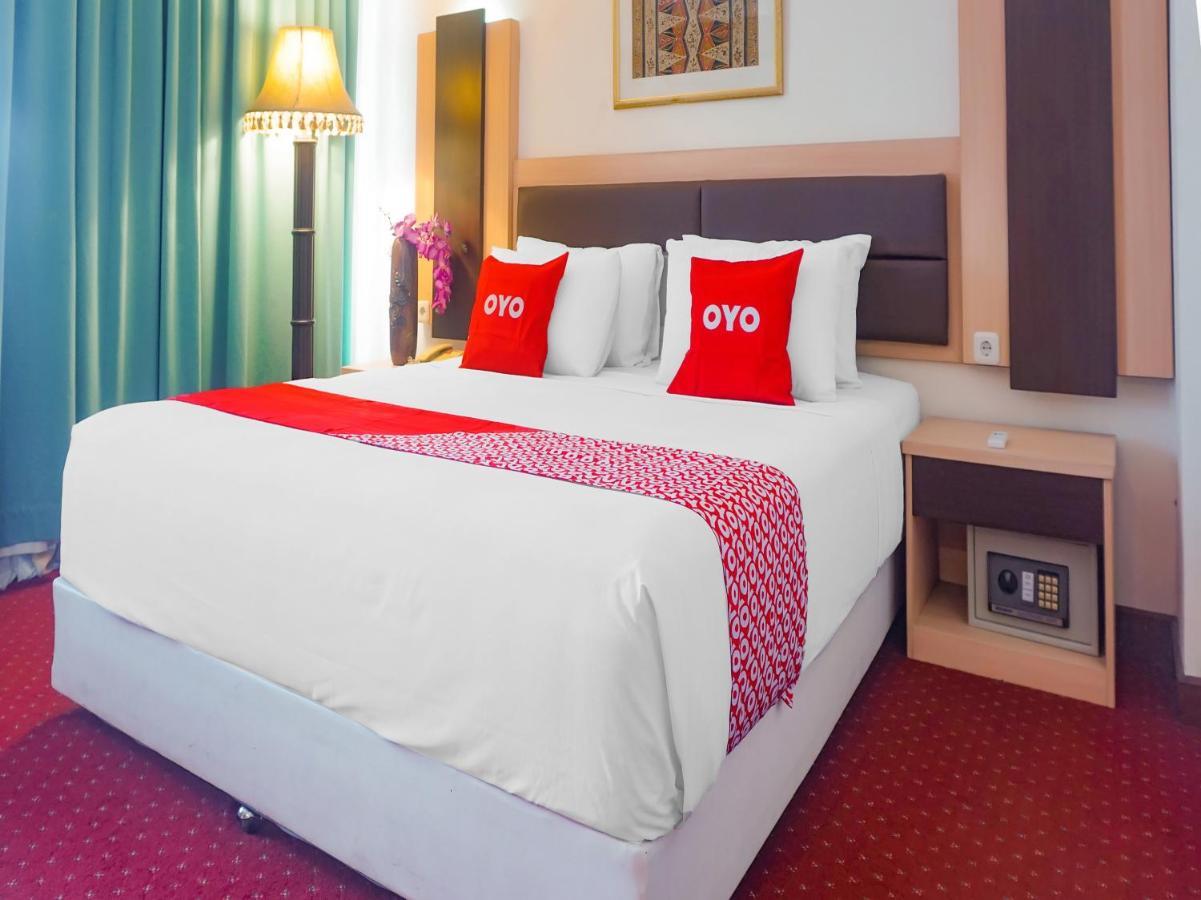 OYO 3967 Hotel Pantai Wisata Makassar Exterior foto