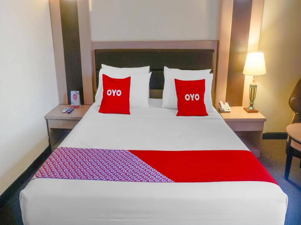 OYO 3967 Hotel Pantai Wisata Makassar Exterior foto