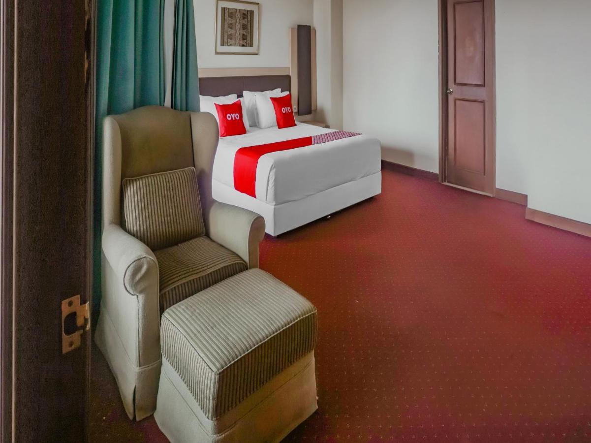 OYO 3967 Hotel Pantai Wisata Makassar Exterior foto