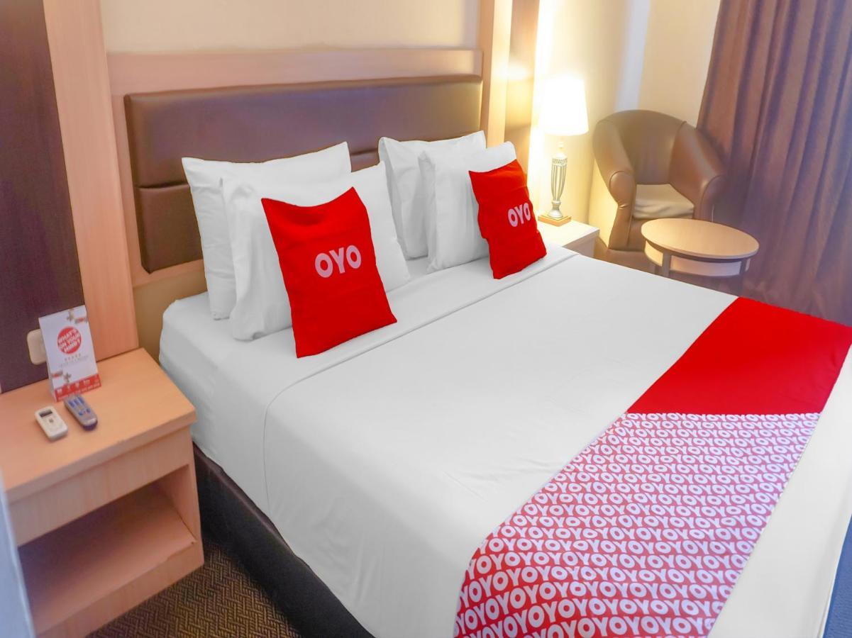 OYO 3967 Hotel Pantai Wisata Makassar Exterior foto