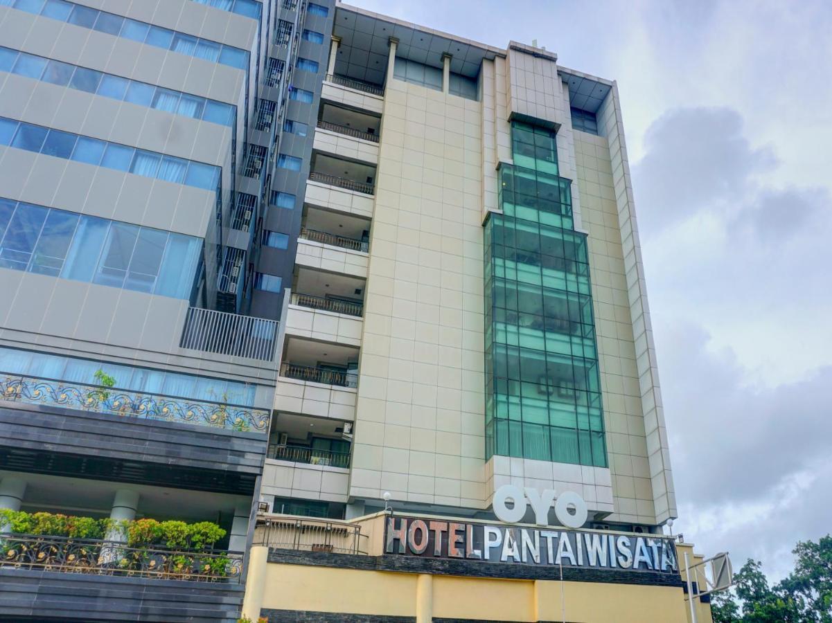 OYO 3967 Hotel Pantai Wisata Makassar Exterior foto